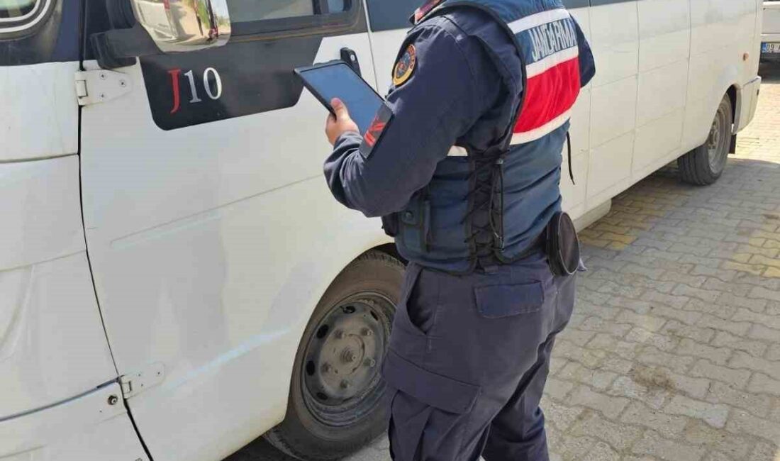 İncirliova’da Okul Servis Araçları Denetlendi Jandarma Ekipleri Okul Servis Araçlarını