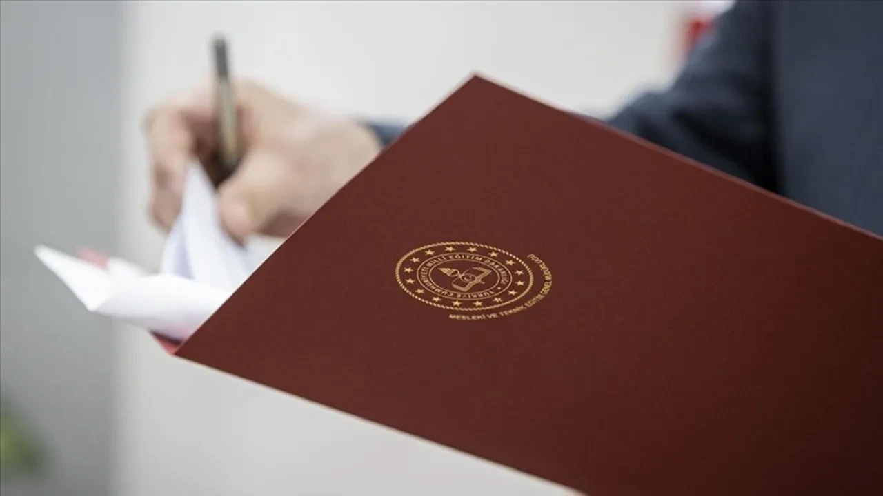 MEB yönetici atamalarında sürpriz değişiklik: Resmi Gazete'de yayımlandı
