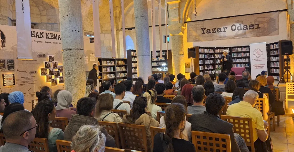 Üsküdar Üniversitesi Rektör Yardımcısı Prof. Dr. Sevil Atasoy Adana’da Okurlarıyla
