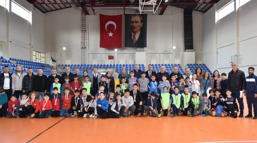 Gürhan Yardım İlkokulu Şampiyon OlduHaberin BaşlıklarıGürhan Yardım İlkokulu Şampiyon OlduBeşikdüzü