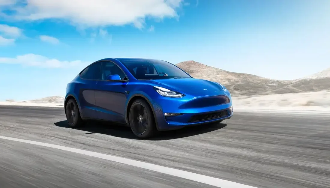 Tesla, Araçlarının Kilometre Sayaçlarını Manipüle Etmekle Suçlanıyor Tesla, araç sahipleri