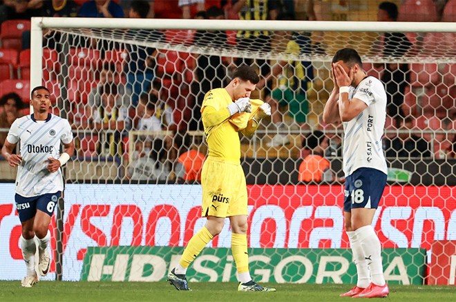 Fenerbahçe'nin Hatayspor Maçında Tribünler