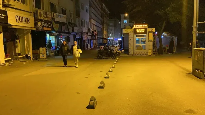 Gece Yarısı Gelen Deprem, Vatandaşları Panik İçinde BıraktıHaberin BaşlıklarıGece Yarısı