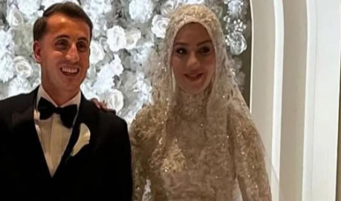 Kerem Aktürkoğlu ve Ceren Azak, Mutluluklarını PaylaştıHaberin BaşlıklarıKerem Aktürkoğlu ve