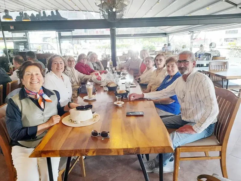 60 Yıl Sonra Tekrar Bir Araya Gelen Perşembe Öğretmen Okulu Mezunları 60 Yıl Sonra Aynı Sofrada Buluştular | Perşembe Öğretmen Okulu Mezunları Bir Araya Geldi