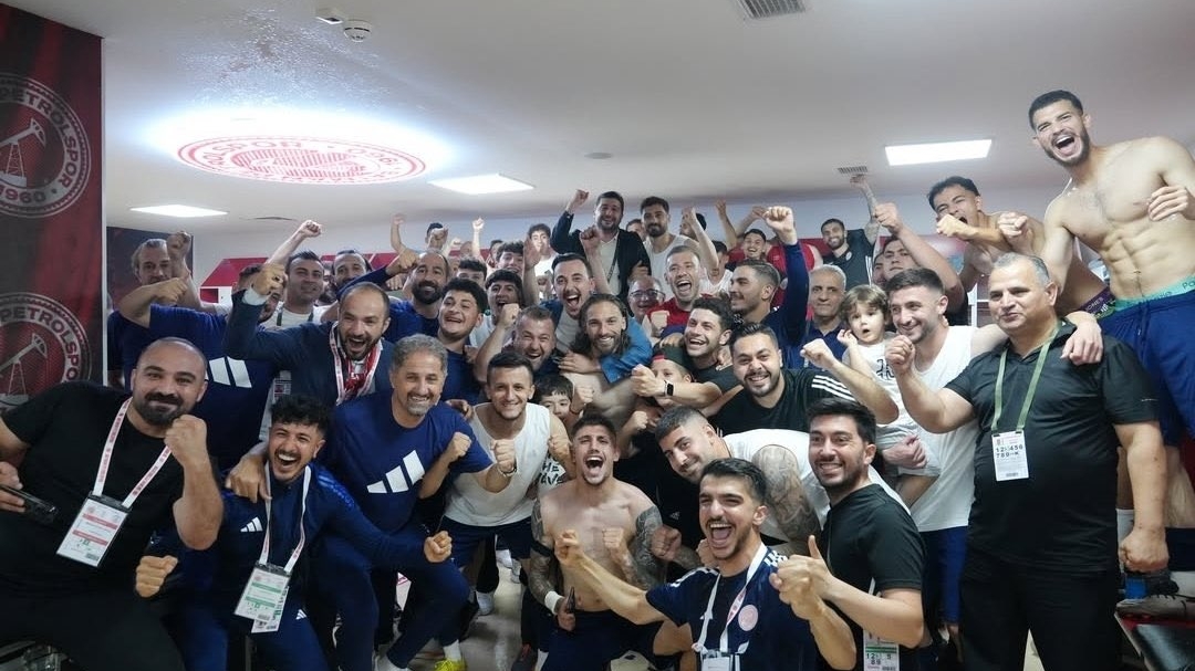 Napoli, 2024-25 Serie A Şampiyonu Oldu: Taraftarıyla KutlamaHaberin BaşlıklarıNapoli, 2024-25