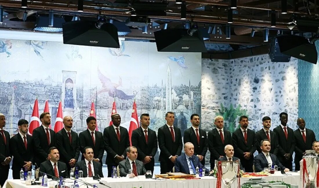 Cumhurbaşkanı Erdoğan, Galatasaray Takımını Kabul EttiHaberin BaşlıklarıCumhurbaşkanı Erdoğan, Galatasaray Takımını