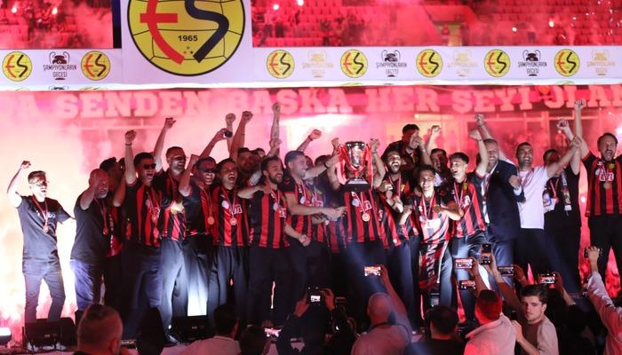 Eskişehirspor, BAL’da Şampiyonluğunu KutladıHaberin BaşlıklarıEskişehirspor, BAL’da Şampiyonluğunu KutladıKapalı Stadyumda Unutulmaz