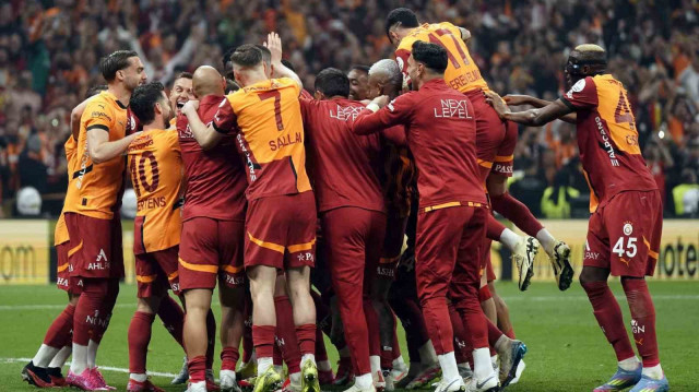 json { “@context”: “https://schema.org”, “@type”: “Article”, “headline”: “Galatasaray, Sezonu Evinde