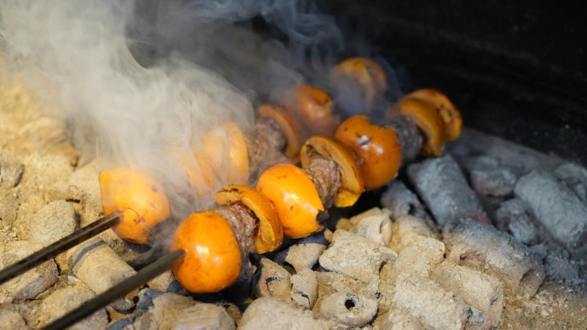 Gaziantep’te Yenidünya Kebabı: İlkbaharın Lezzet Ziyafeti Gaziantep Mutfağının İncisi: Yenidünya