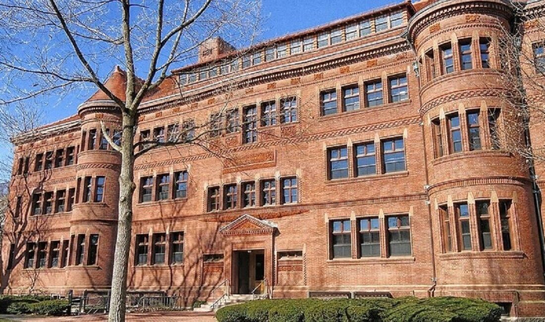 Harvard Üniversitesi, Trump Yönetiminin Uluslararası Öğrenci Kabul Programındaki Kararını KınıyorHaberin