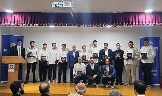 Kastamonu İhlas Vakfı Sıla Erkek Öğrenci Yurdu’nda Mezuniyet Gecesi CoşkusuHaberin