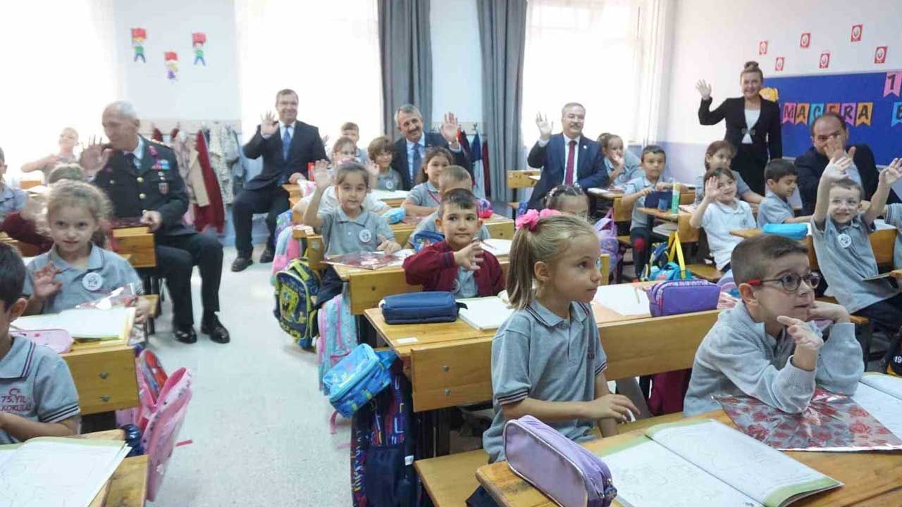 İstanbul'da Yarın Okullar Tatil Mi? Perşembe Günü Eğitim Var Mı? İstanbul'da yarın okullar tatil mi? - Resim