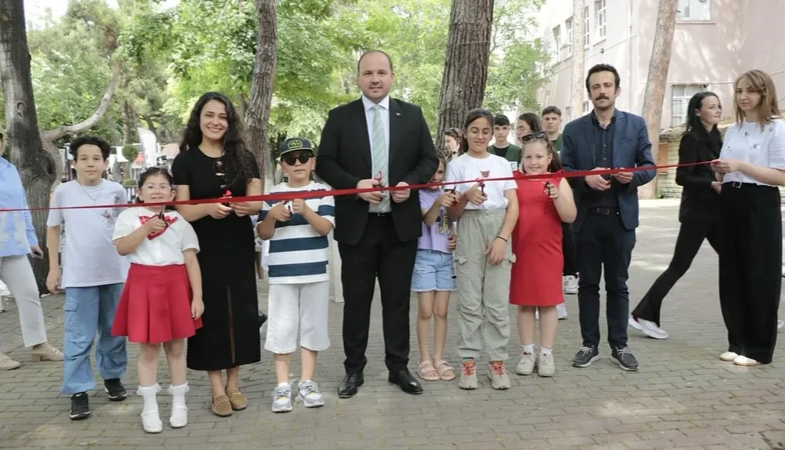 Kırklareli’de Genç Sanatçılardan Karma Resim Sergisi Büyük İlgi GördüHaberin BaşlıklarıKırklareli’de