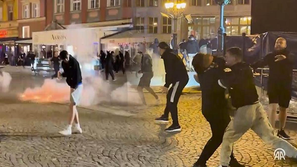 Konferans Ligi Finali Oncesi Sokaklar Karisti Olayli Anlar
