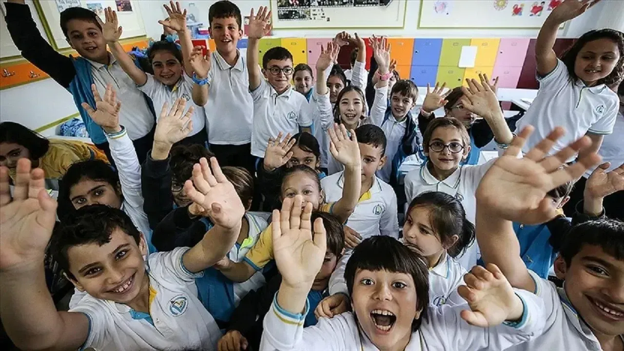 MEB 2025 Yaz Tatili Takvimini Acikladi Okullar Ne Zaman Kapanacak.webp
