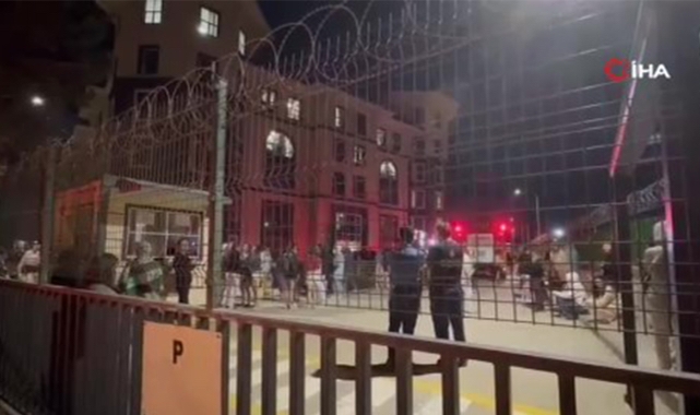 Üniversite Yurtında Gece Yangın: Öğrenciler Tahliye EdildiHaberin BaşlıklarıÜniversite Yurtında Gece