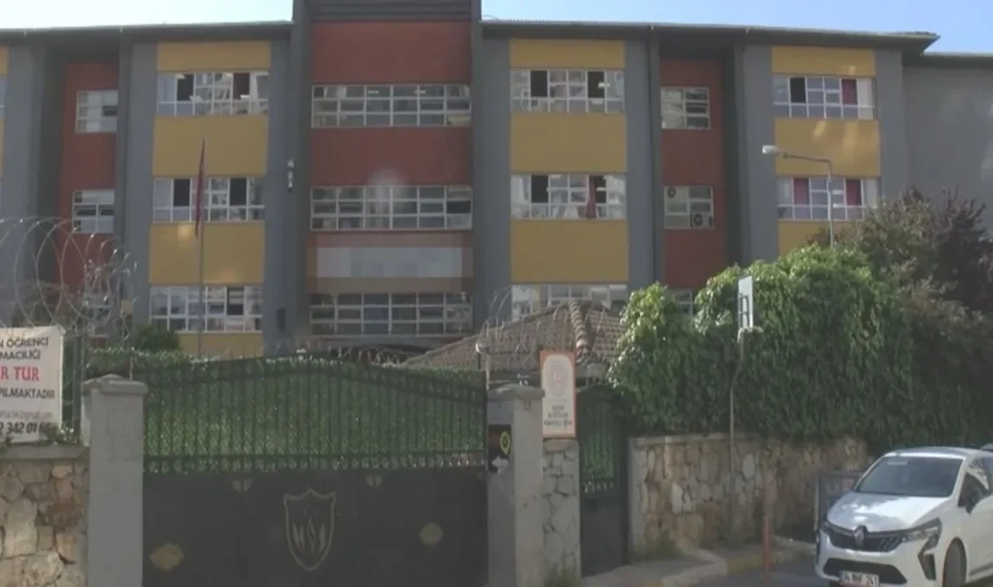 Sultanbeyli’deki Lise Bahçesinde Bıçaklama Olayı: İki Öğrenci Arasında Korku Dolu