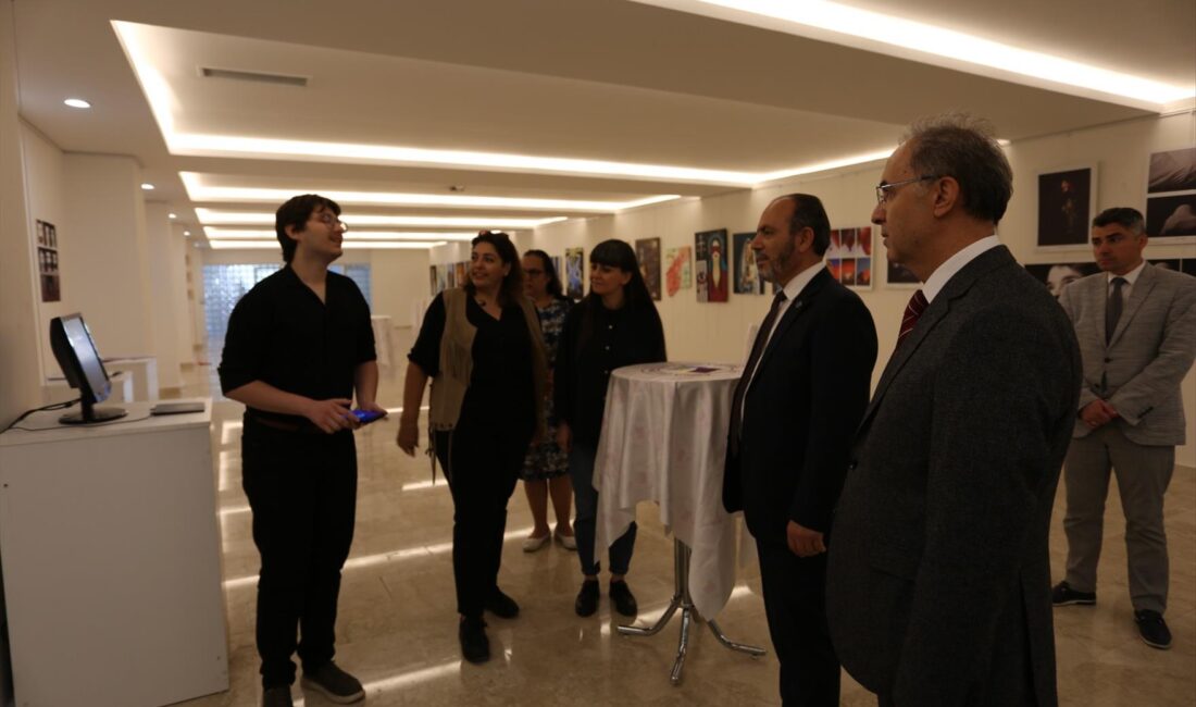 Pamukkale Üniversitesi’nde Öğrenci Sergisi Açılışı GerçekleştiHaberin BaşlıklarıPamukkale Üniversitesi’nde Öğrenci Sergisi