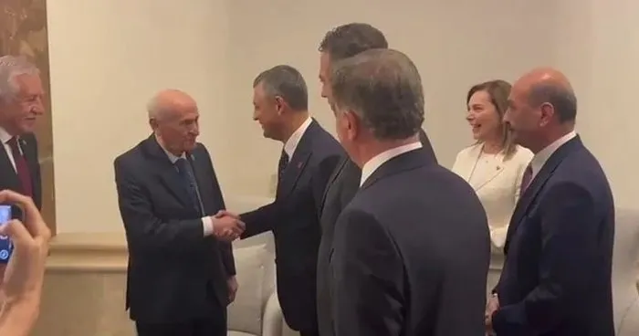 Bahçeli ve Özel