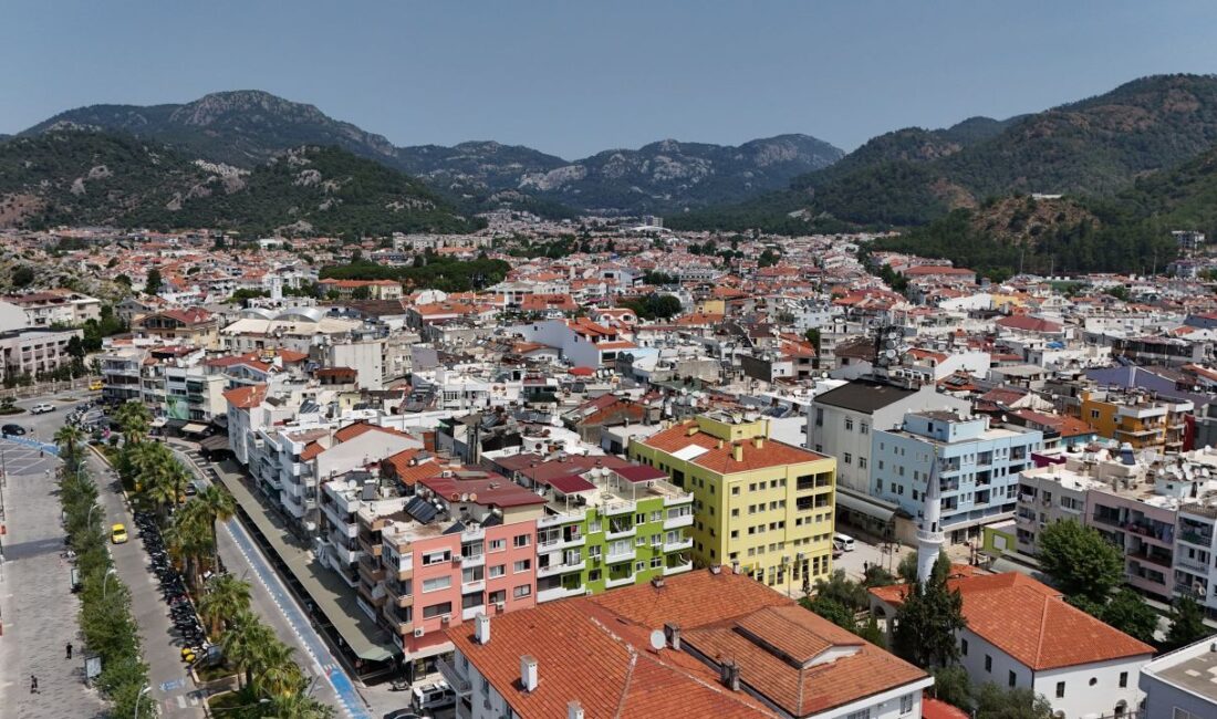Marmaris’te meydana gelen 5.8 büyüklüğündeki deprem panik yarattı: 1 ölü,