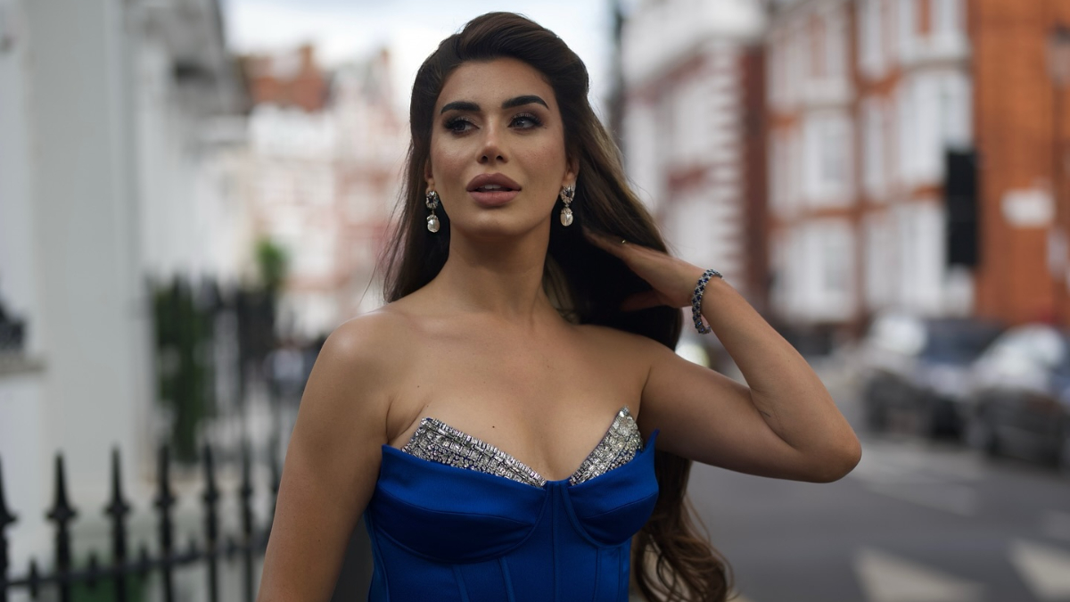 Ebru Şancı’nın Londra’daki Cesur Stili Sosyal Medyada Gündem Oldu Alpaslan
