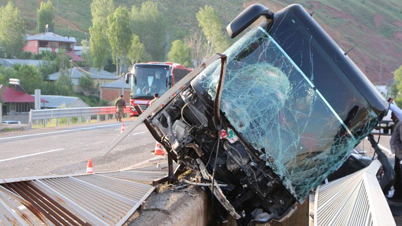 Bingöl’de Otobüs Kazası: 3 Kişi Ağır Yaralandı Olayın Gelişimi Bu