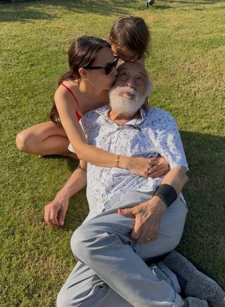 Gupse Özay ve ailesi