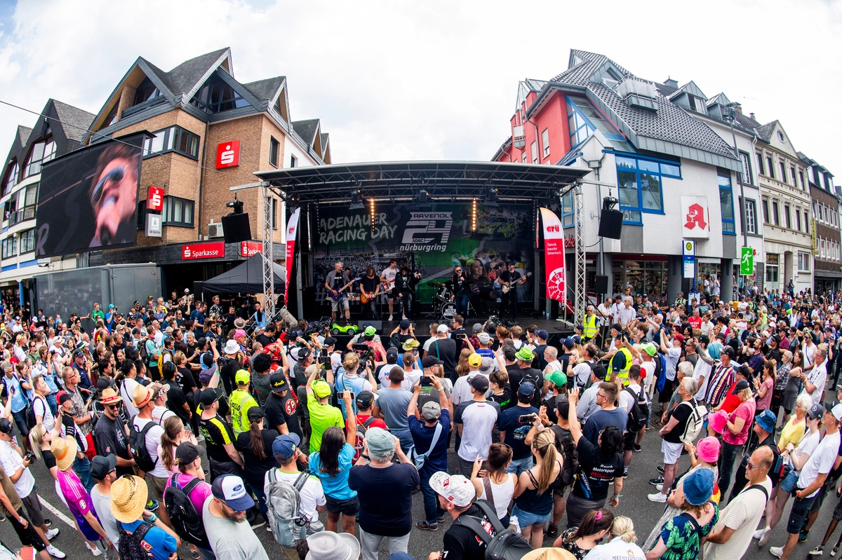 2025 Nurburgring 24 Saat Siralama Mucadeleleri Hizla Devam Ediyor