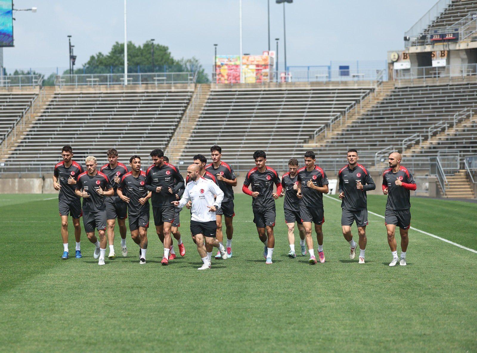 A Milli Futbol Takimimiz Meksika Maci Hazirliklarina Girdi