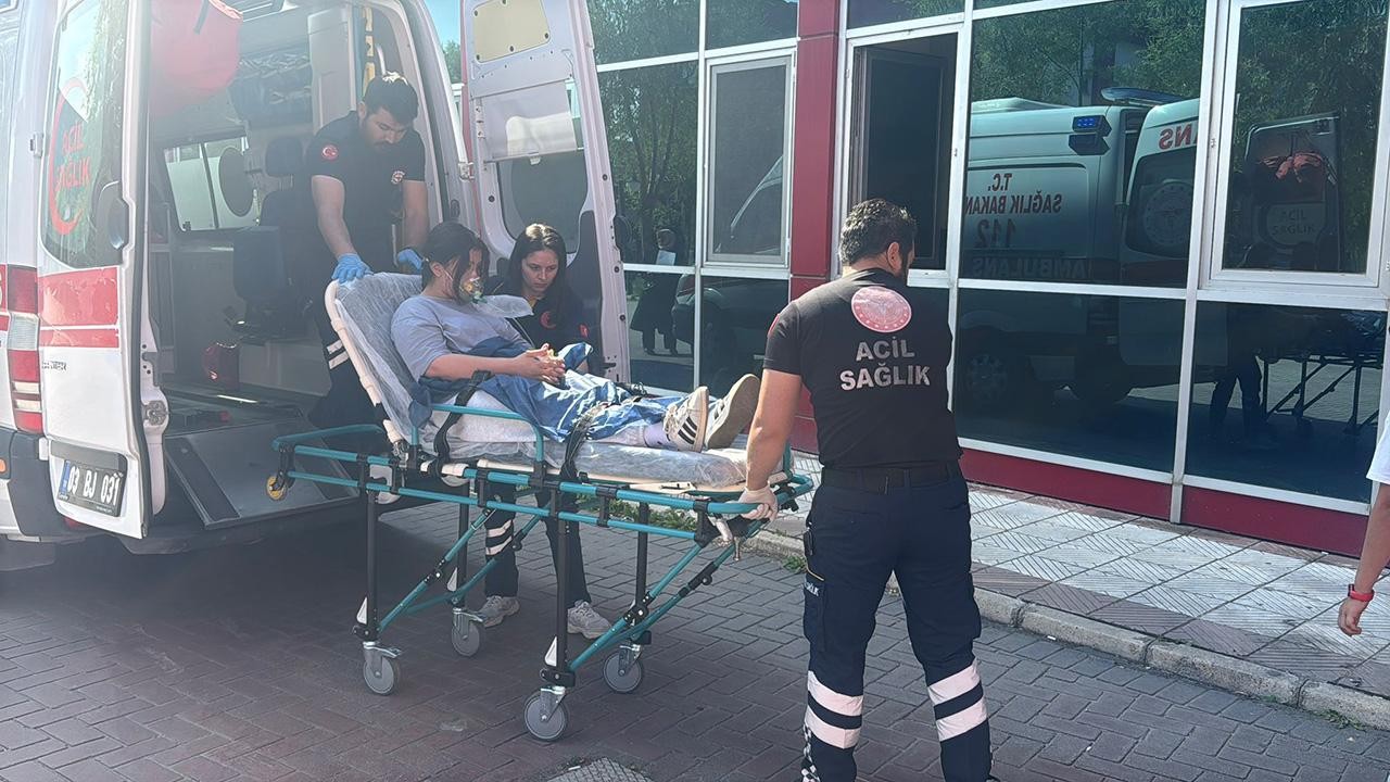 Hastanede tedavi gören öğrenci YKS’ye ambulansla götürüldü