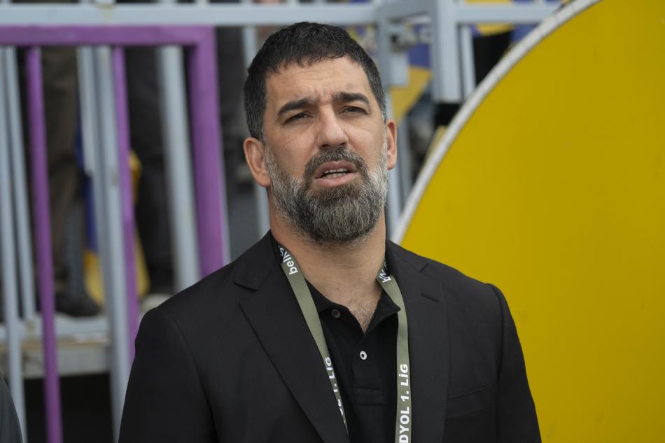 Arda Turan’ın Futbol Anlayışı: Kendi Sistemi ile Yükselmeyi Hedefliyor Arda