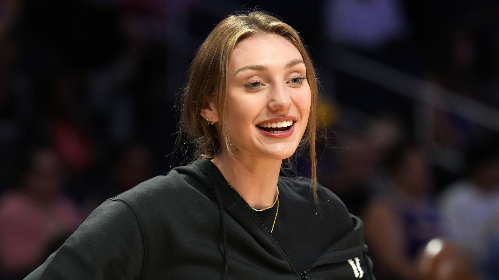 Cameron Brink Moda Tutkusuyla Markasini Nasil Olusturuyor