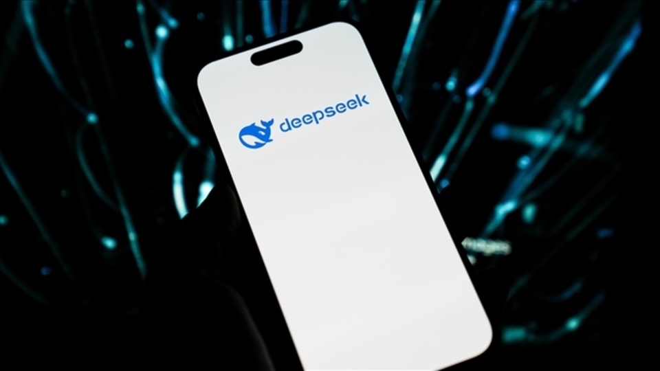 DeepSeek, Yeni R1 Yapay Zeka Modelini Google Gemini ile EğitiyorHaberin