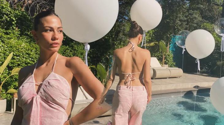 Demet Özdemir, Aile Tatilinden Renkli Paylaşımlar YaptıHaberin BaşlıklarıDemet Özdemir, Aile