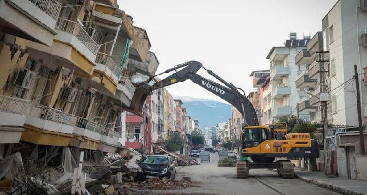 Deprem Merkez Ussunde Kayip Seffaflik Yok Konutlar Pazarlikta