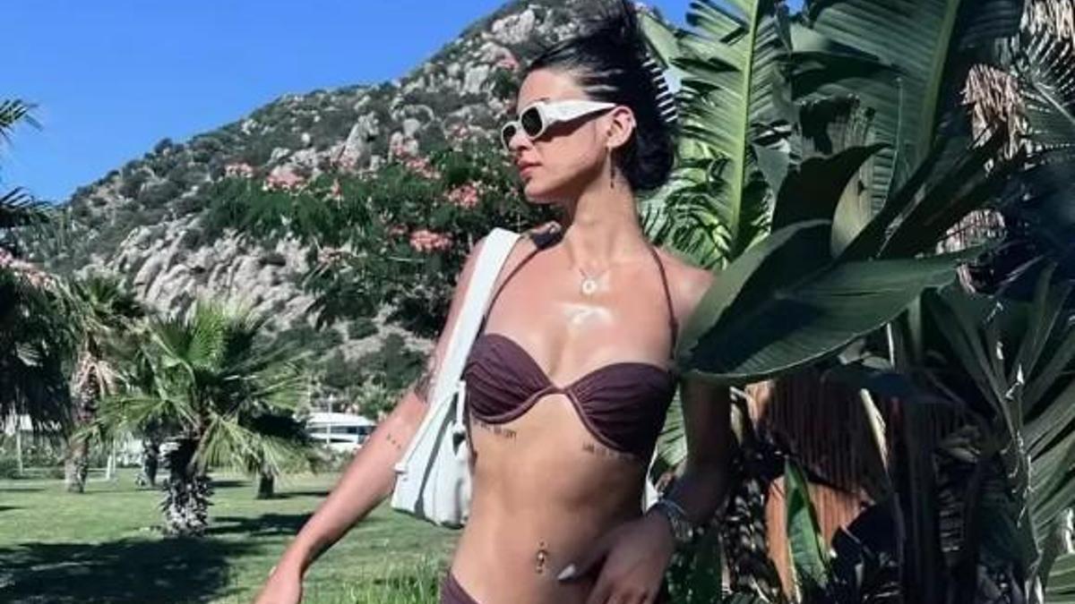 Devrim Ozkan Tekne Tatilinde Fit Vucut Gelismesiyle Gundemde