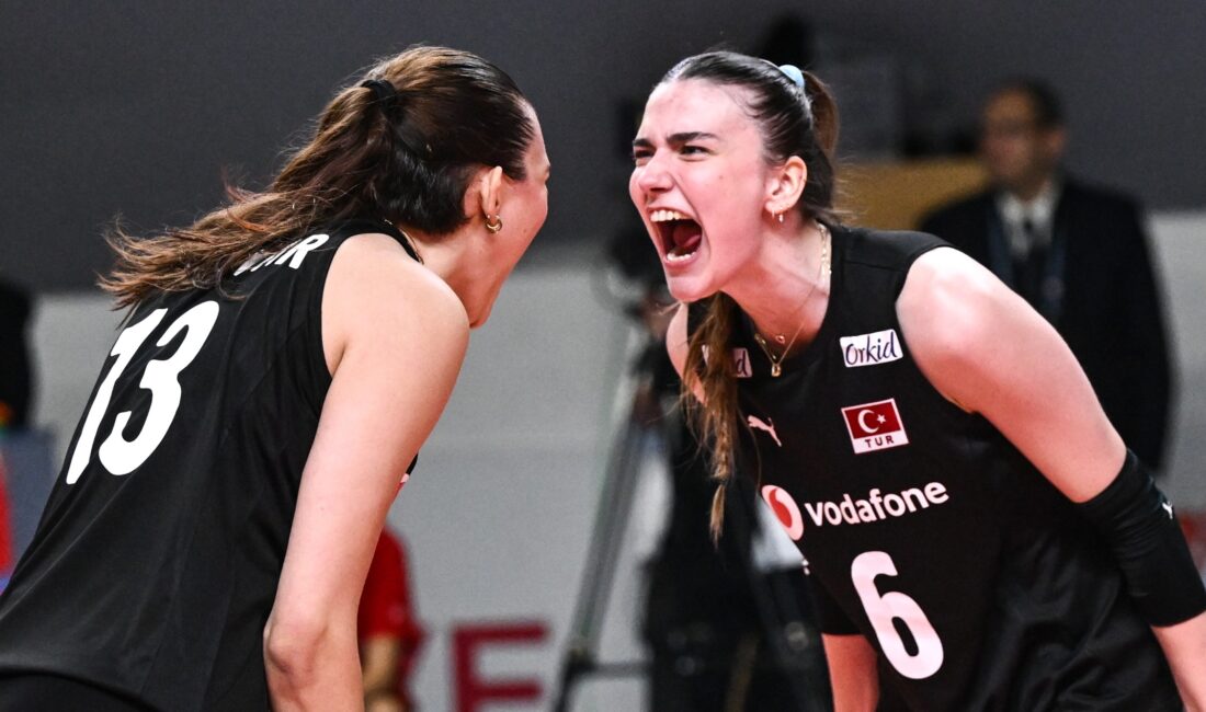 Fenerbahçe Voleybol Takımı Bir Dönemi Kapatıyor: 7 Oyuncu ile Yoldaşlık