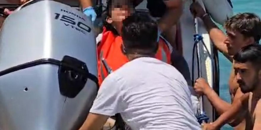 Yamaç Paraşütü Eğitimi Sırasında Korkutan Kaza: Kadın Paraşütçü Denizden Kurtarıldı