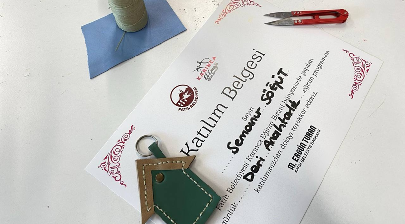 KARINCA El Emeği Eğitim Birimi’nde Deri İşçiliği Eğitimi Geleneksel Zanaatın