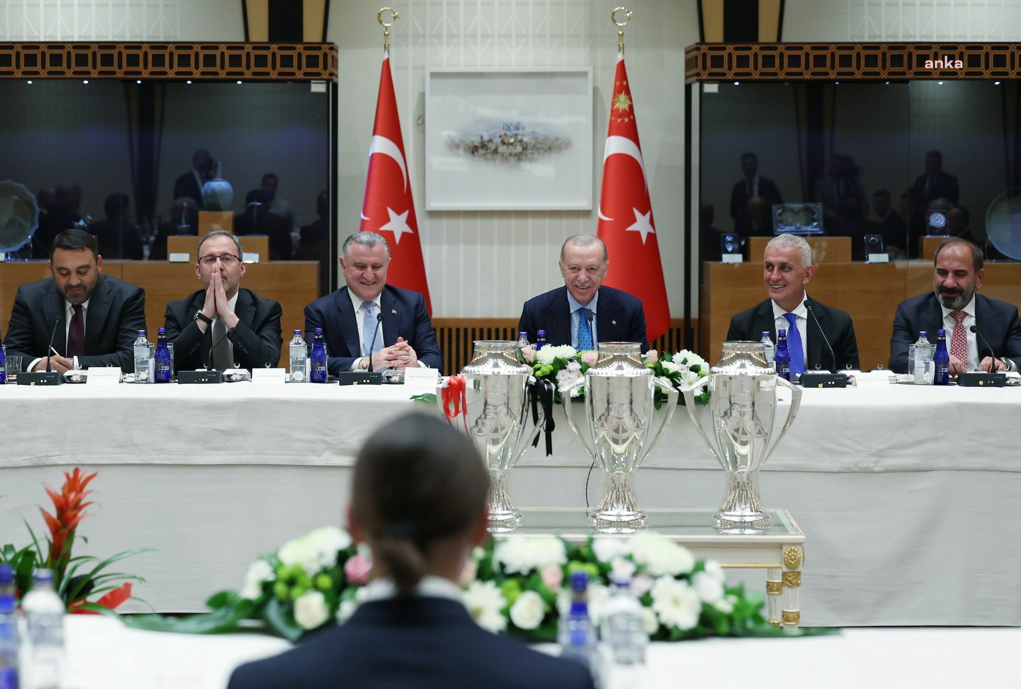 Erdogan Super Lige Yukselen Takimlarla Futbolun Gelecegini Konustu