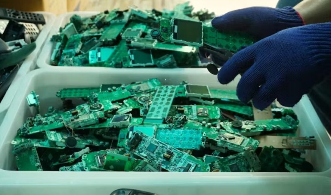 Elektronik Atıkların Yeniden Değerlenmesi: Sürdürülebilir Altın Kazanımı Elektronik Atık Üretiminde