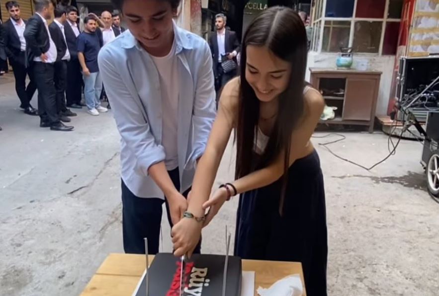 Eşref Rüya’dan Babalar Günü’ne Özel Bir Sürpriz Eşref Rüya Ekibi,