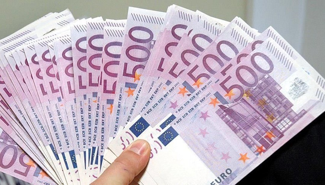 Doların Değer Kaybı Euroyu Destekliyor: Küresel Piyasalarda Değişimler Doların diğer