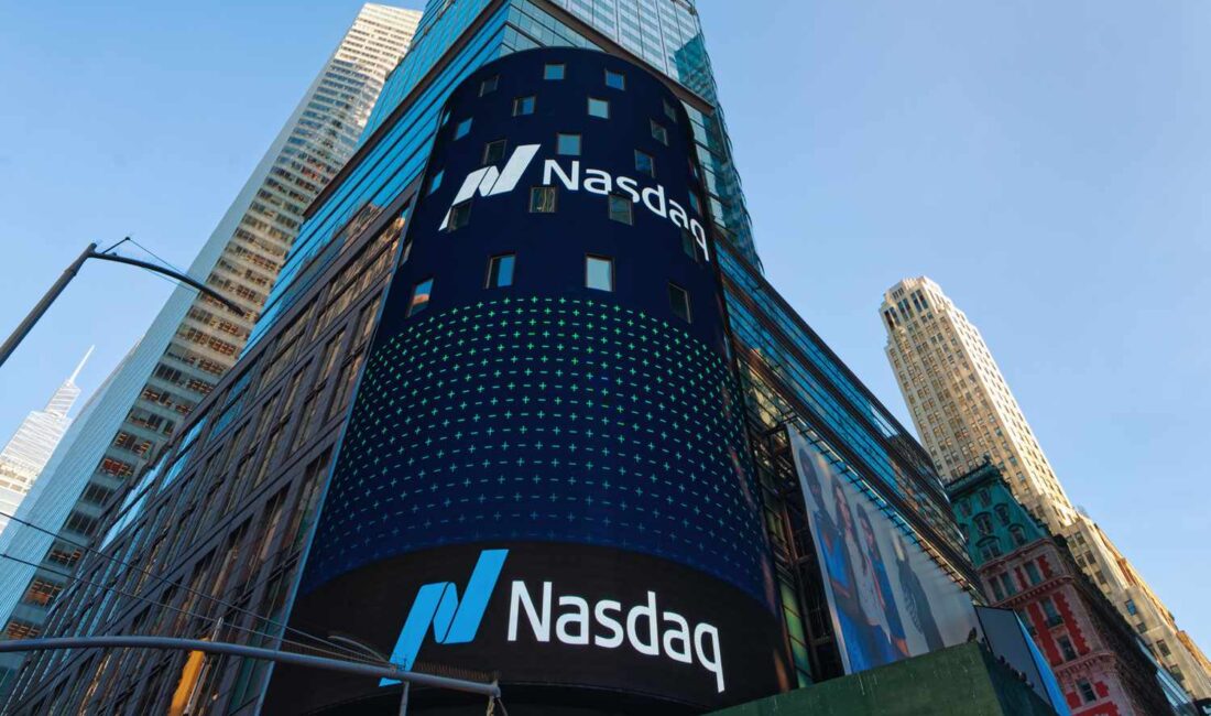 Nasdaq 100 Endeksi, Rekor Kapanışa İlerliyor Güçlü Performans ile Yükseliş