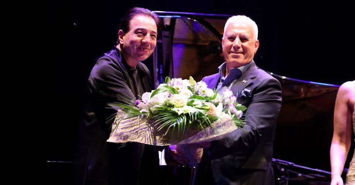 Fazil Sayin ‘Iznik Turkusuyle Dunya Sahnesinde Sasirtan Geri Donus