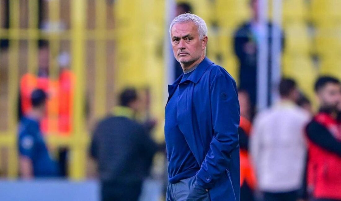 Fenerbahçe, Jose Mourinho ile Yeni Sezona Devam Edecek Kritik Görüşmeler