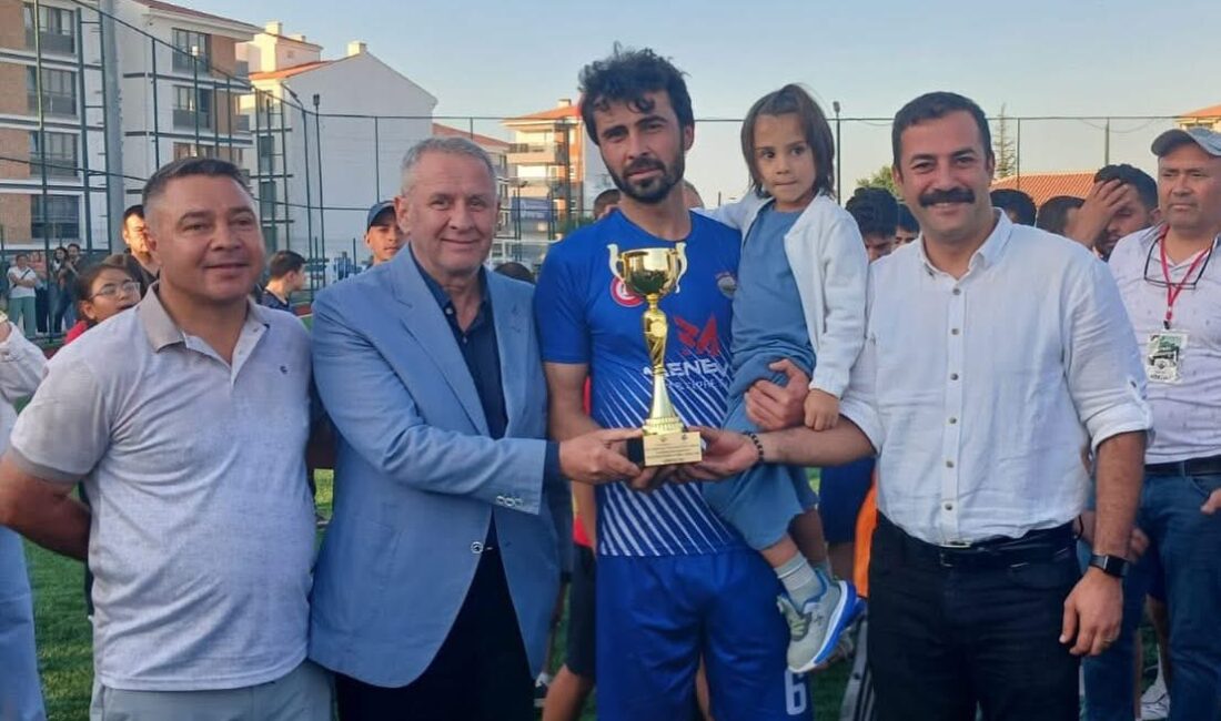 Fethi Heper Futbol Turnuvası’nda Ödül Töreni Heyecanı Eskişehirspor’un Efsanevi Golcüsü