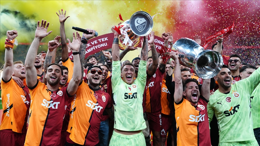 Galatasaray, Okan Buruk Yönetiminde Başarılarına Devam EdiyorHaberin BaşlıklarıGalatasaray, Okan Buruk
