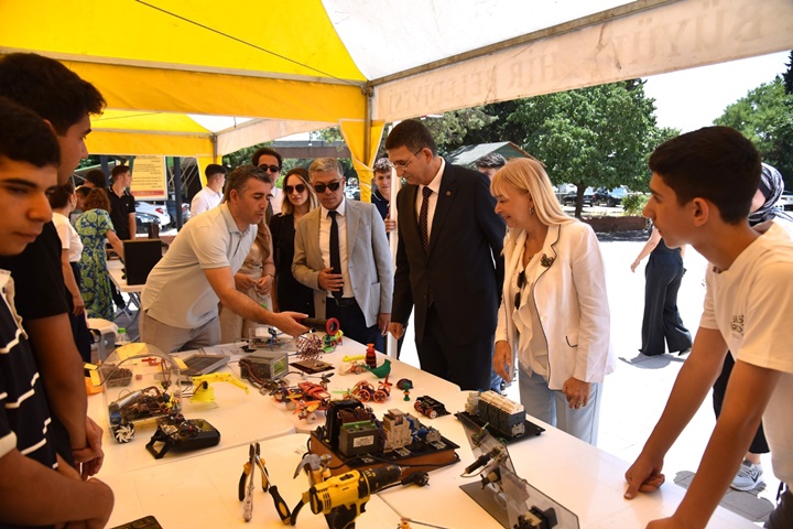 Gaziantep’te Meslek Lise Öğrencilerine Yönelik Bahar Şenliği Gaziantep’te Eğitimi Teşvik